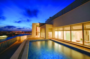 The superb penthouse pool